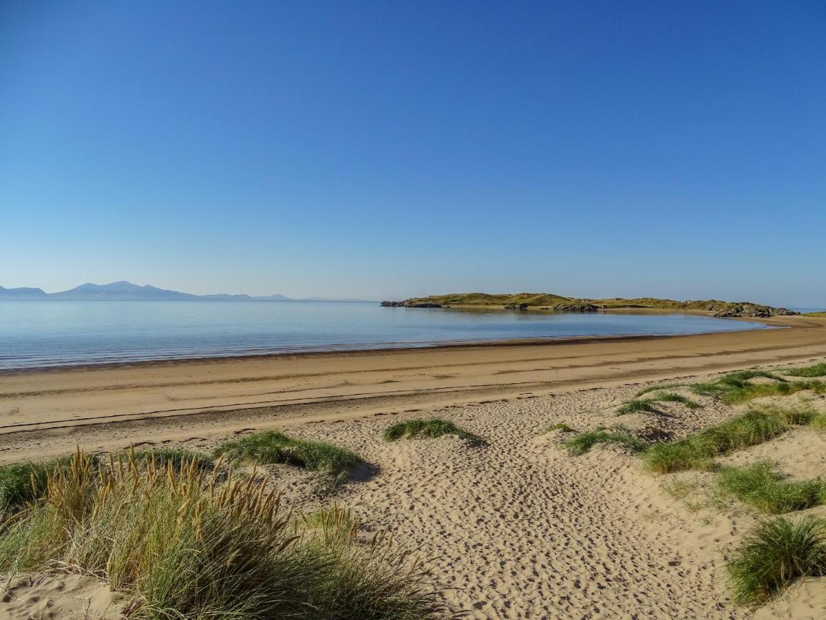 A Mor Lägenhet Llanfairpwllgwyngyll Exteriör bild