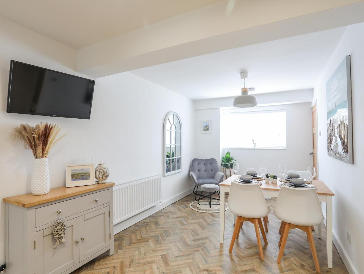 A Mor Lägenhet Llanfairpwllgwyngyll Exteriör bild